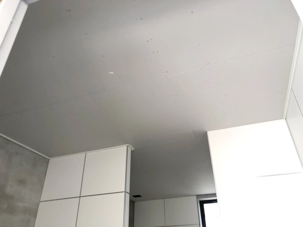 施工実績：2021年12月21日(火)の投稿「トイレ新築工事」