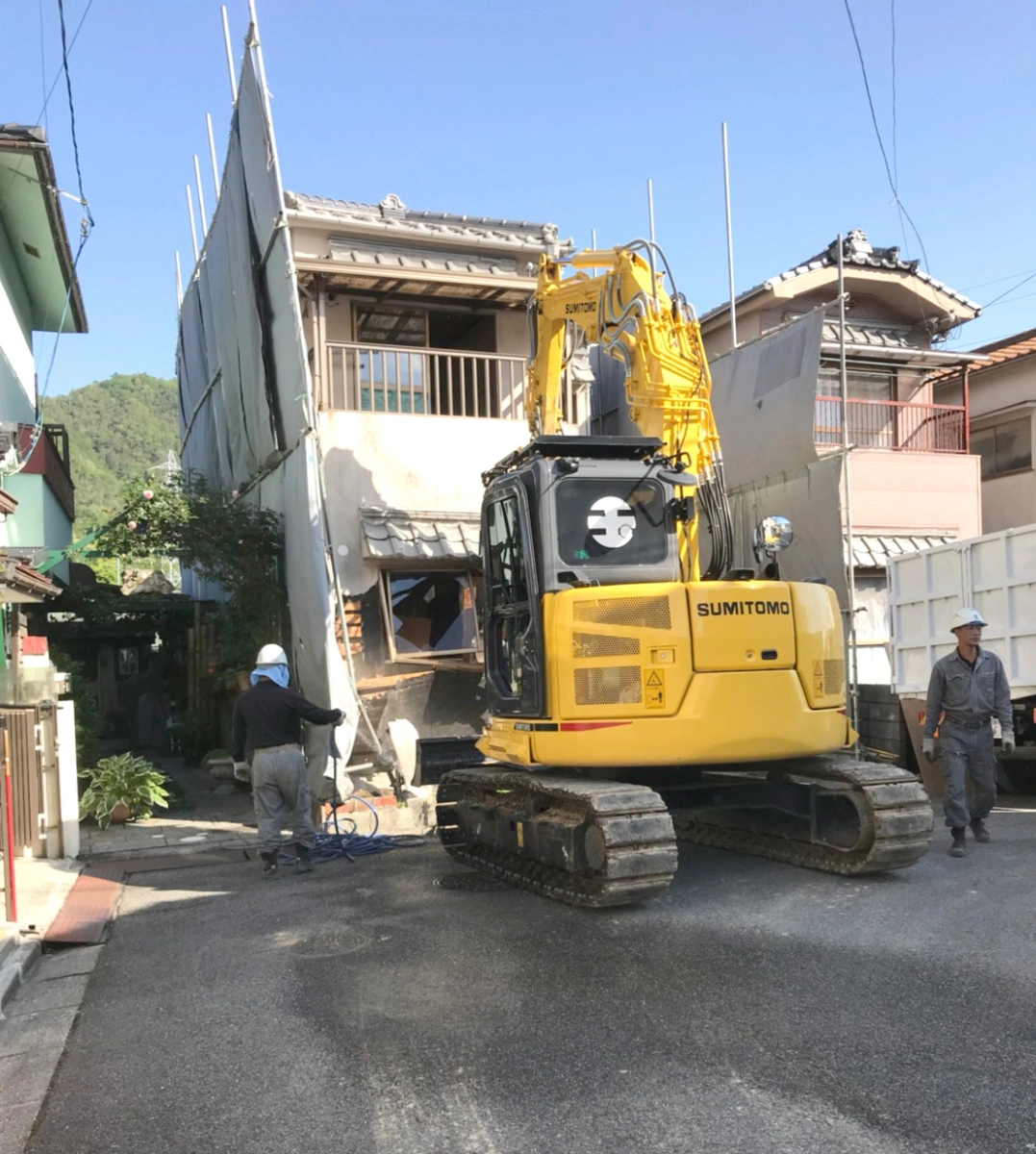 施工実績：2021年12月21日(火)の投稿「民家解体」