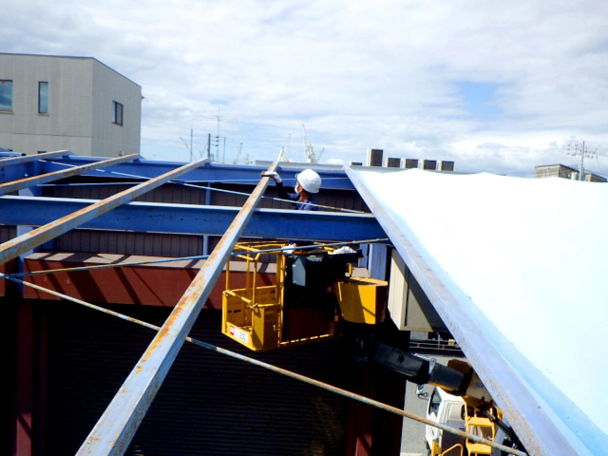 施工実績：2022年06月20日(月)の投稿「技術センタ テント張替工事」