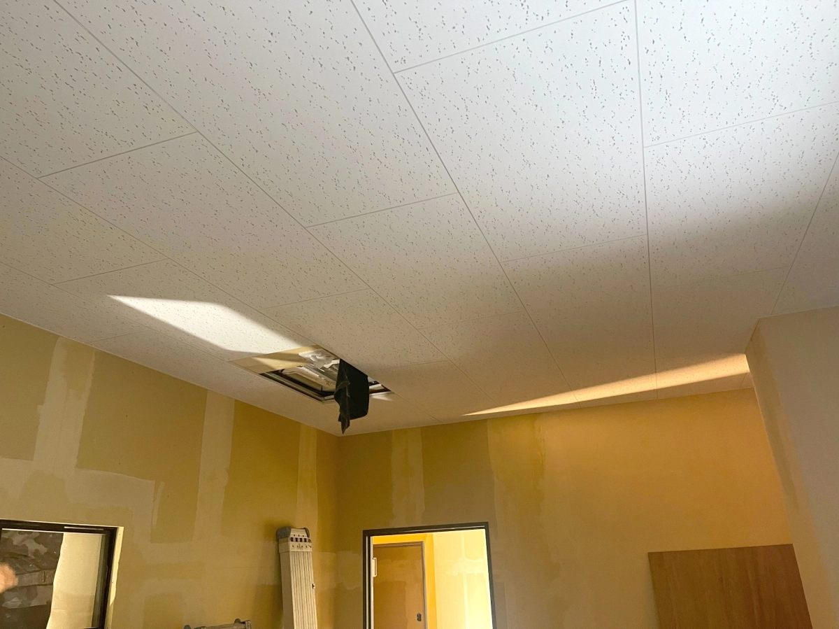 施工実績：2023年07月13日(木)の投稿「某事務所新設工事」