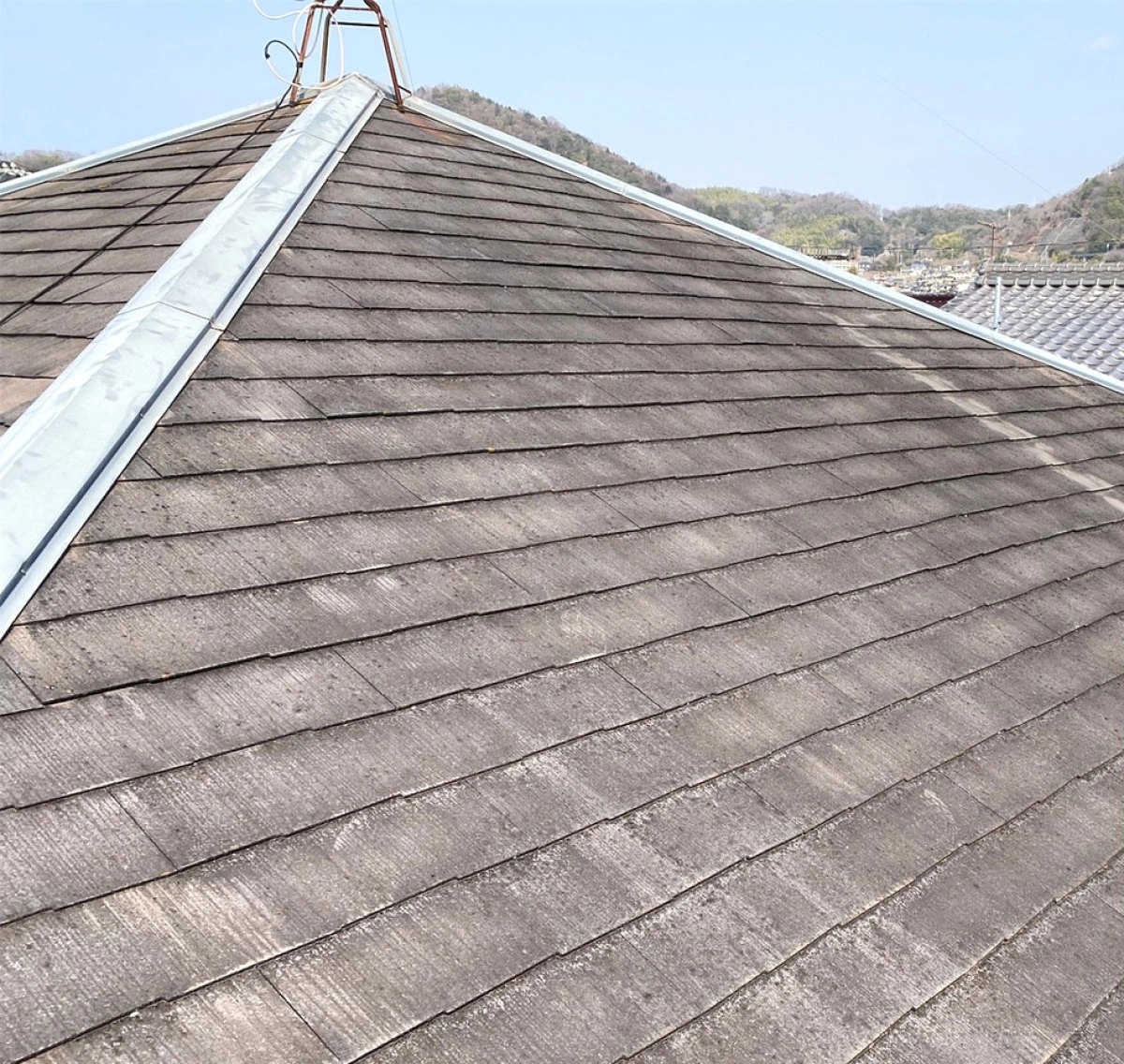 施工実績：2022年03月17日(木)の投稿「屋根塗装」