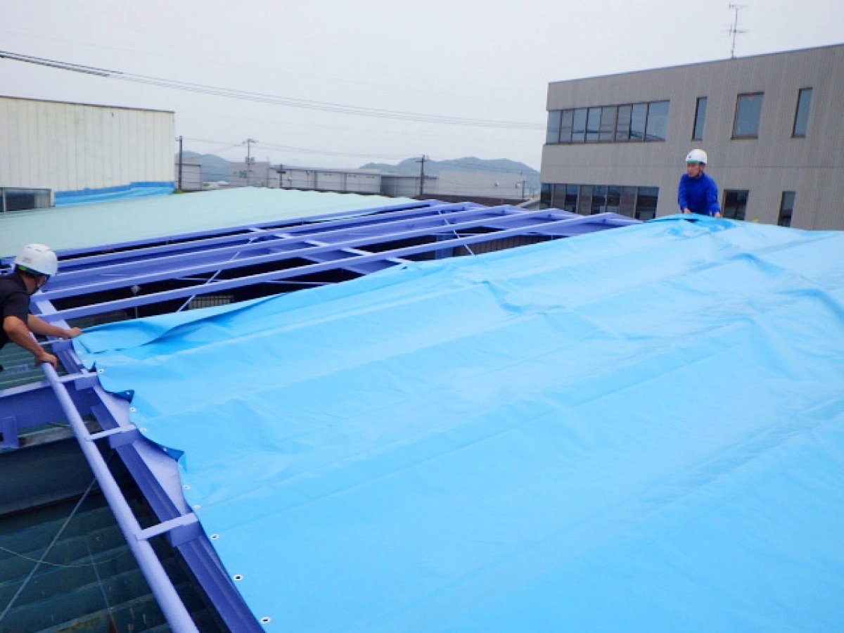 施工実績：2022年06月20日(月)の投稿「技術センタ テント張替工事」