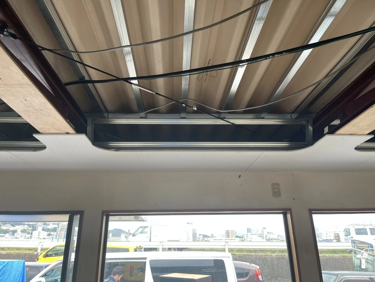 施工実績：2022年01月21日(金)の投稿「某自動車事務所改装工事」