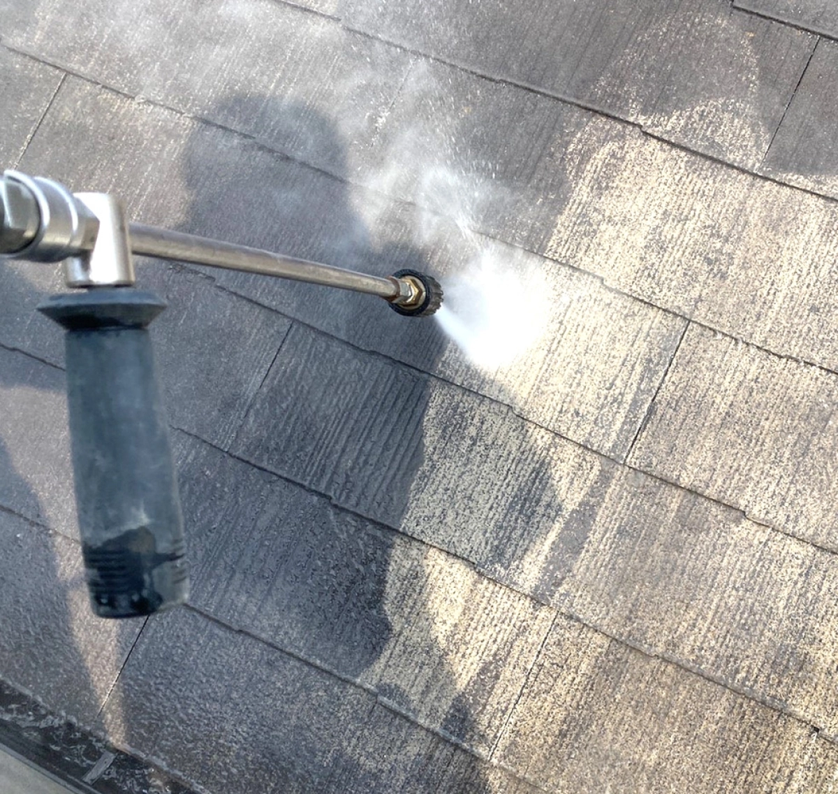 施工実績：2022年03月17日(木)の投稿「屋根塗装」