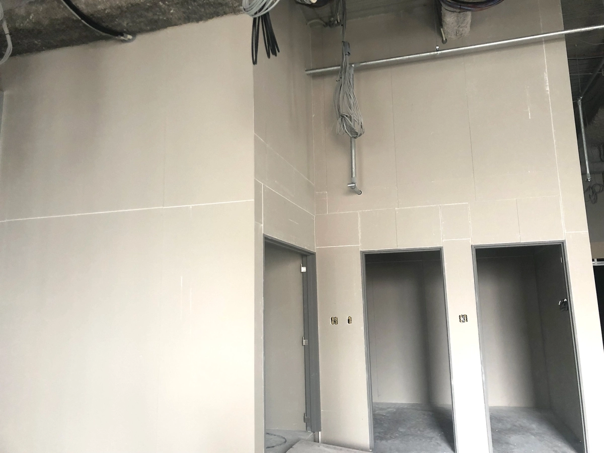 施工実績：2021年12月21日(火)の投稿「某ホテル施工」